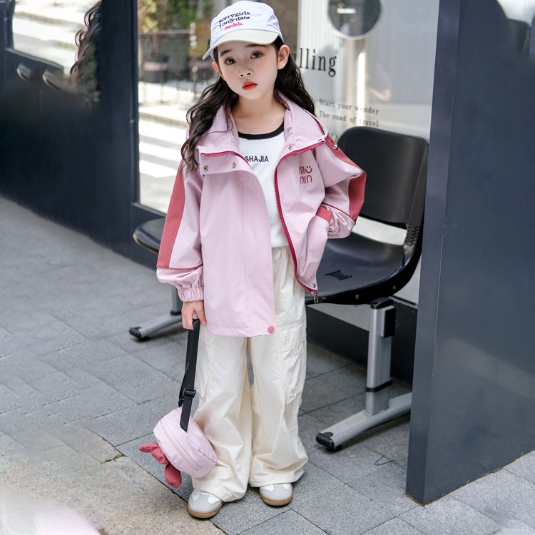 FW243010	 时尚风衣外套